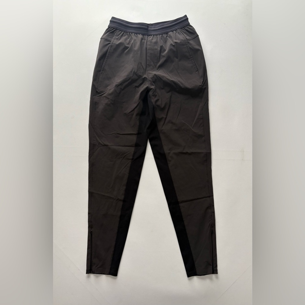 NWOT Men's Everlane The Everyone Sweatpant in Dark Gray/Black Size E1 (26) - Picture 3 of 6
